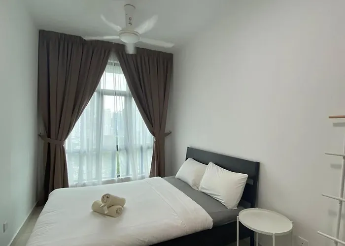 Klcc Skyhomes Near Lrt